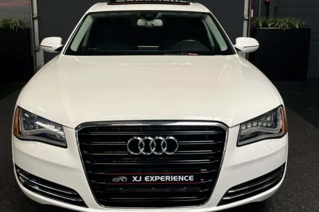 Audi A8 (2012) thumbnail 3
