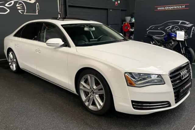 Audi A8 (2012) thumbnail 4