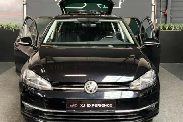 Volkswagen Golf (2019) thumbnail 2