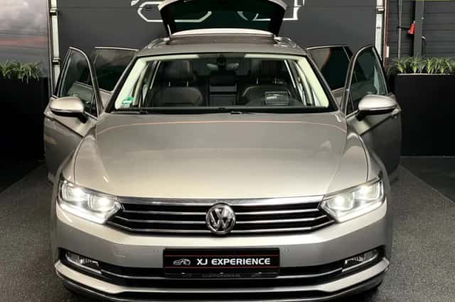 Volkswagen Passat (2016) thumbnail 1