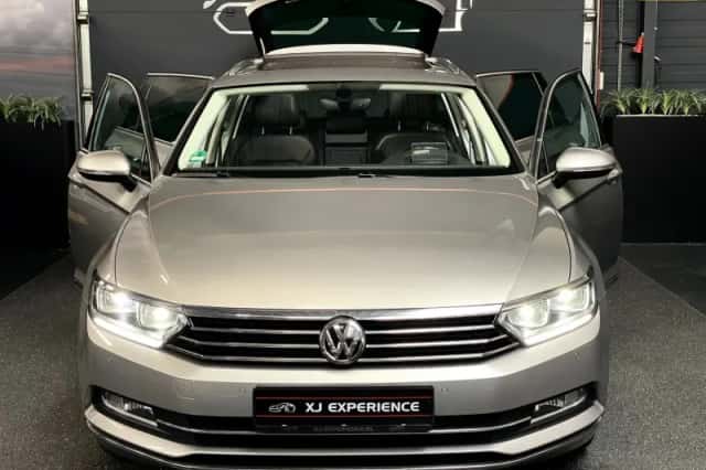 Volkswagen Passat (2016) thumbnail 2