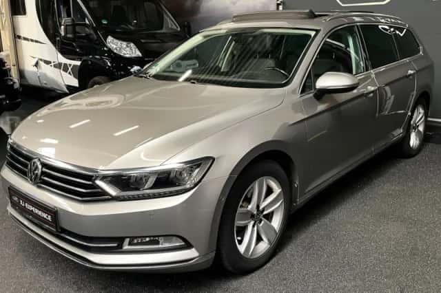 Volkswagen Passat (2016) thumbnail 4