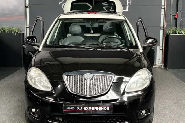 Lancia Ypsilon (2011) thumbnail 1