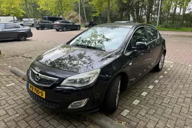 Opel Astra (2010) thumbnail 1