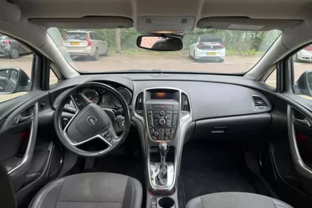 Opel Astra (2010) thumbnail 6