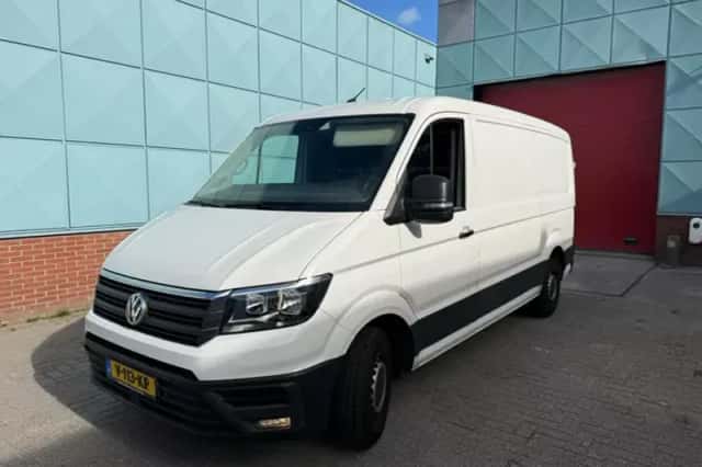 Volkswagen Crafter (2018) thumbnail 1