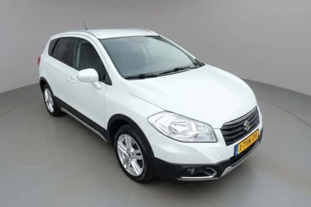 Suzuki SX4 S-Cross (2014) thumbnail 2