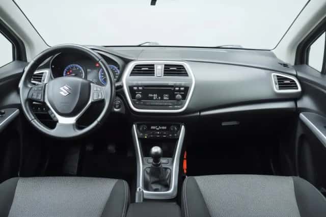 Suzuki SX4 S-Cross (2014) thumbnail 6