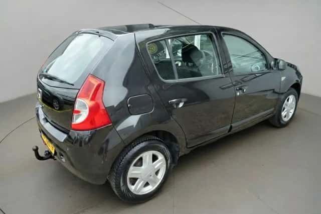Dacia Sandero (2011) thumbnail 3