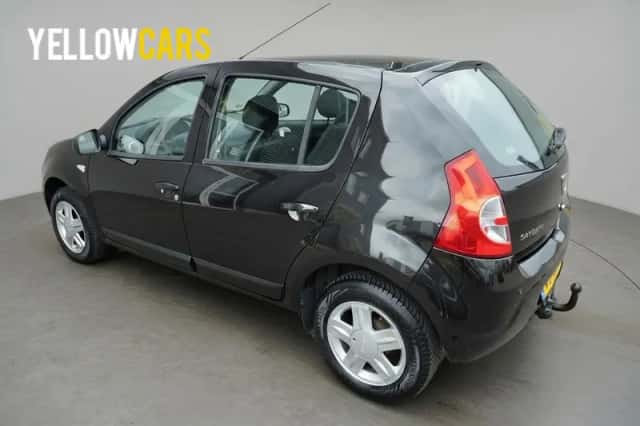 Dacia Sandero (2011) thumbnail 4