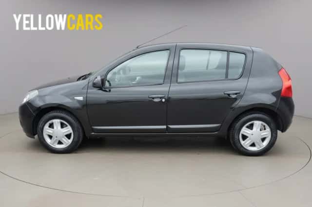 Dacia Sandero (2011) thumbnail 5