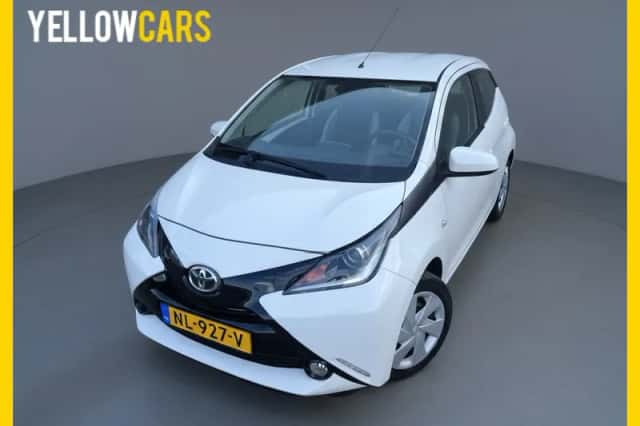 Toyota Aygo (2017) thumbnail 1