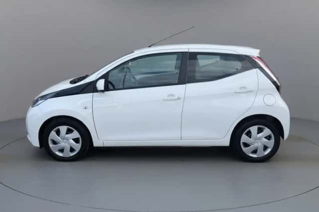 Toyota Aygo (2017) thumbnail 5