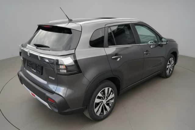 Suzuki S-Cross (2026) thumbnail 4