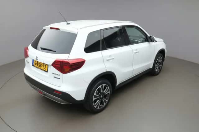 Suzuki Vitara (2020) thumbnail 3