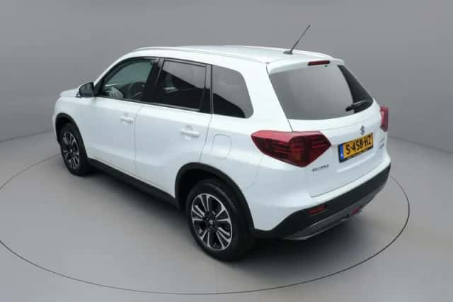 Suzuki Vitara (2020) thumbnail 4