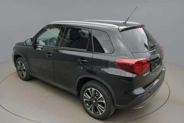 Suzuki Vitara (2022) thumbnail 3