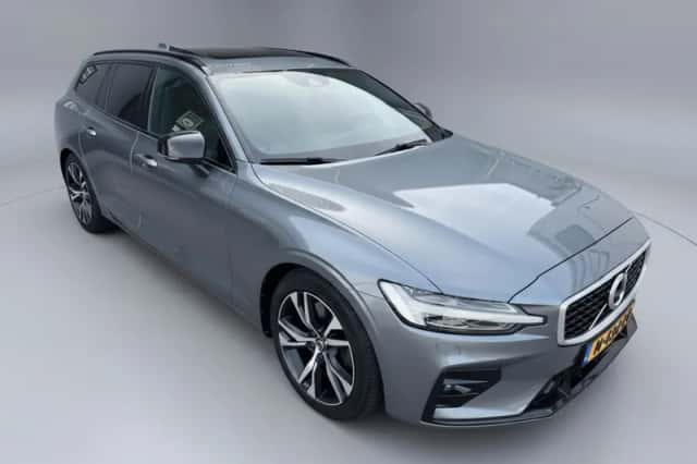 Volvo V60 (2019) thumbnail 2