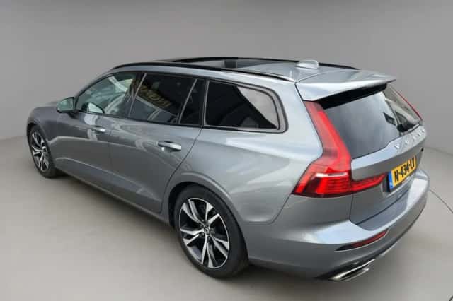 Volvo V60 (2019) thumbnail 3