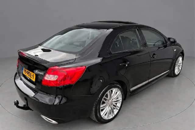 Suzuki Kizashi (2011) thumbnail 4