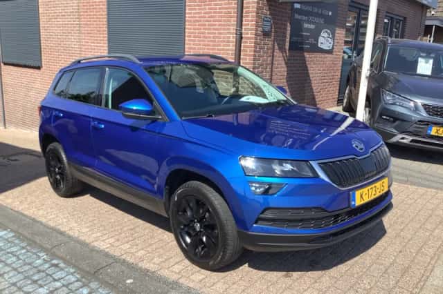 Škoda Karoq (2021) thumbnail 2