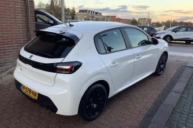 Peugeot 208 (2020) thumbnail 3