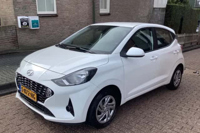 Hyundai i10 (2023) thumbnail 1