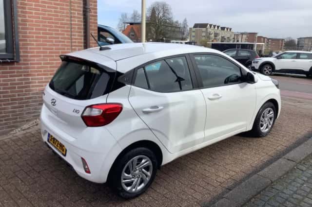 Hyundai i10 (2023) thumbnail 5