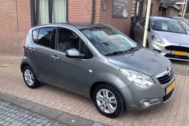 Opel Agila (2011) thumbnail 3