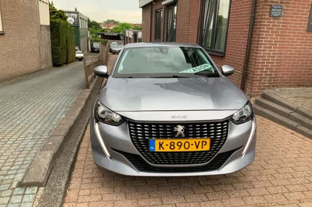 Peugeot 208 (2021) thumbnail 3