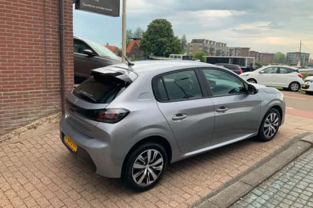 Peugeot 208 (2021) thumbnail 4