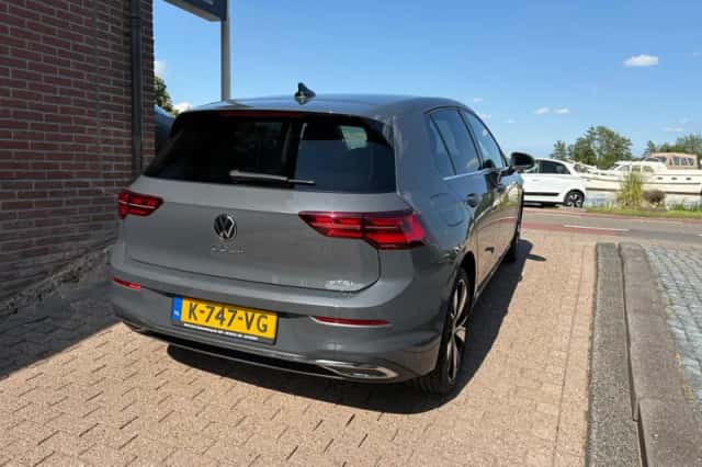 Volkswagen Golf (2021) thumbnail 3