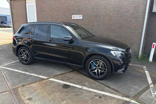 Mercedes-Benz GLC-Klasse (2017) thumbnail 1