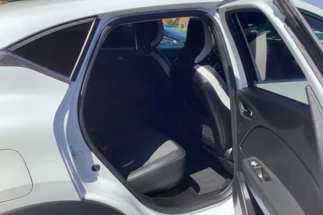 Renault Captur (2023) thumbnail 5