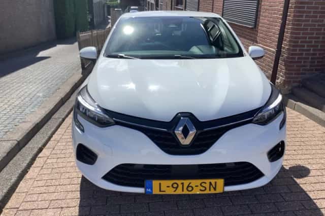 Renault Clio (2021) thumbnail 3