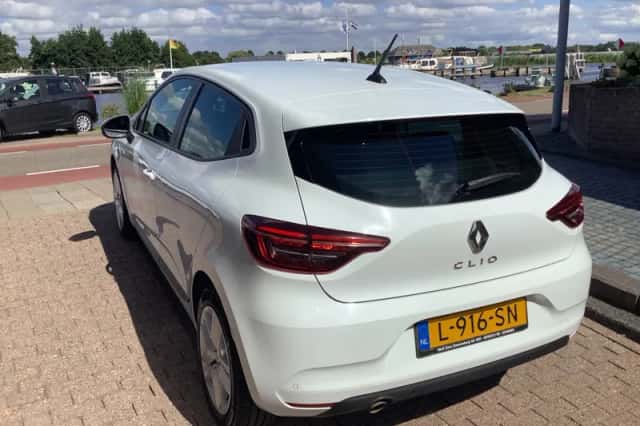 Renault Clio (2021) thumbnail 4