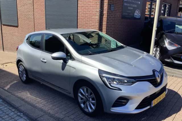 Renault Clio (2019) thumbnail 2