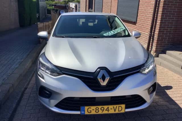 Renault Clio (2019) thumbnail 3