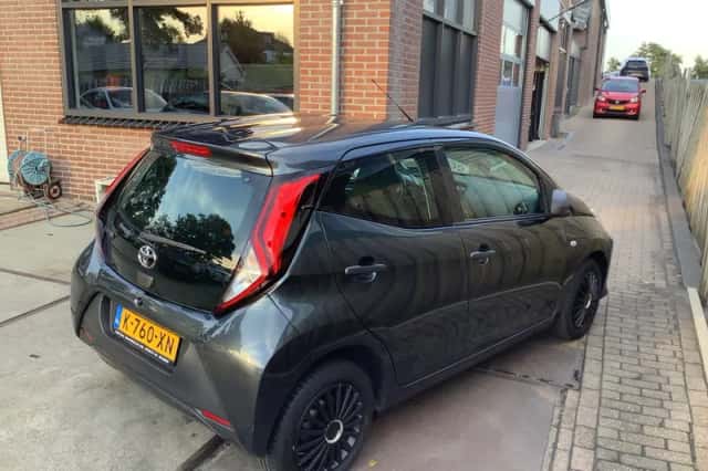 Toyota Aygo (2021) thumbnail 2