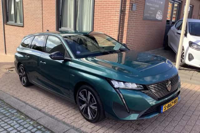 Peugeot 308 (2023) thumbnail 2