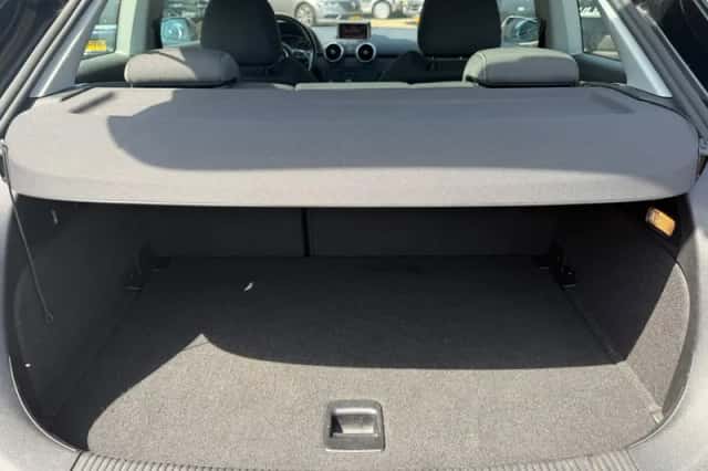 Audi A1 (2011) thumbnail 3