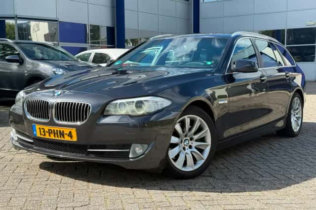 BMW 5-Serie (2011) thumbnail 1