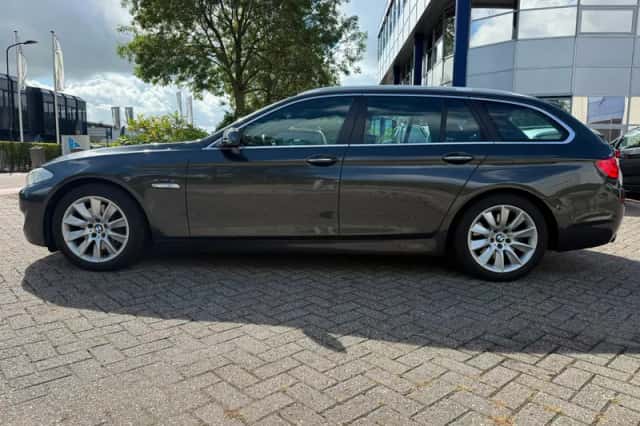 BMW 5-Serie (2011) thumbnail 2