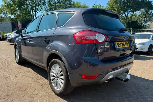 Ford Kuga (2011) thumbnail 4