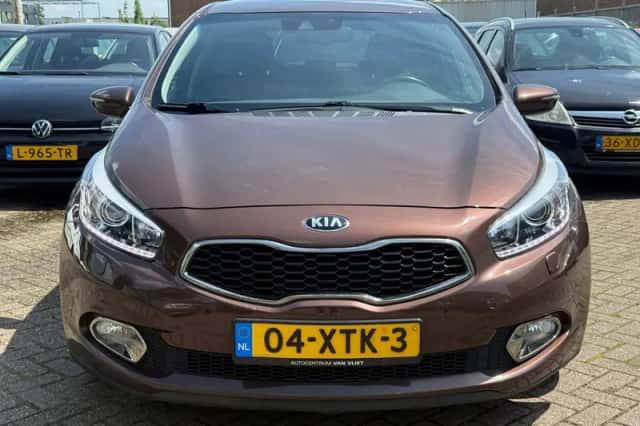 Kia Cee'd (2012) thumbnail 5