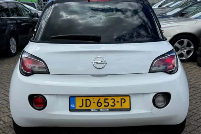 Opel Adam (2016) thumbnail 2