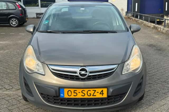 Opel Corsa (2011) thumbnail 2