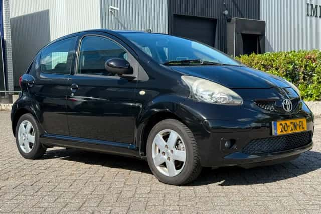 Toyota Aygo (2008) thumbnail 5
