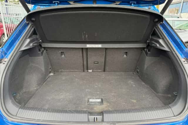 Volkswagen T-Roc (2020) thumbnail 3