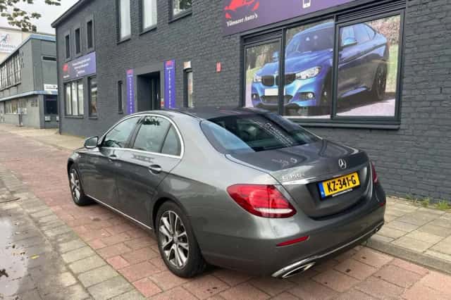 Mercedes-Benz E-Klasse (2016) thumbnail 2
